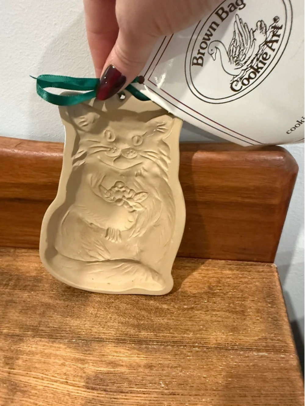 Vintage 1983 Brown Bag Cookie Art Cat with Flowers Stoneware Cookie Mold